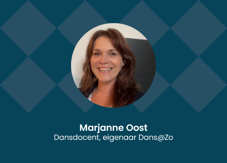 Dansend in beweging met het jonge kind
